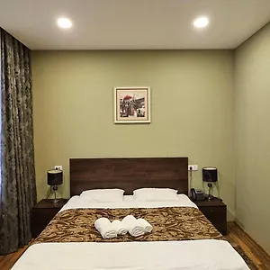 https://hotel-boutique-iveria.alltbilisihotels.com